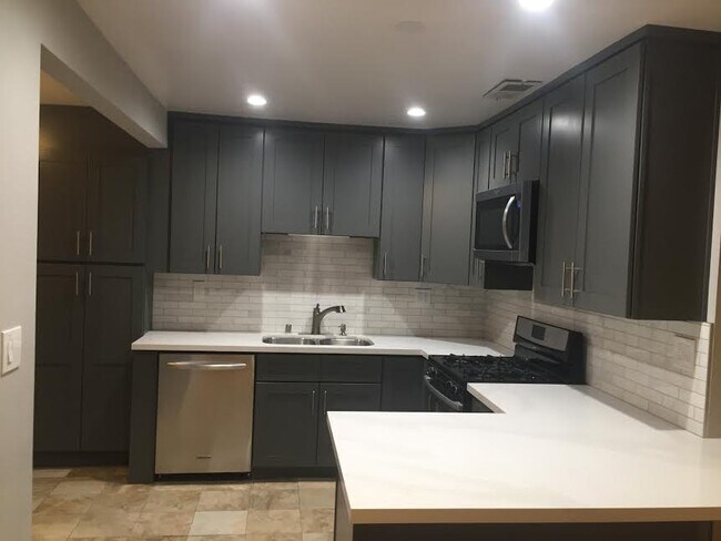 Building Photo - 6263 Goodland Pl