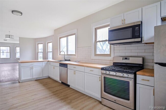 Foto del edificio - 900 Hazelwood St