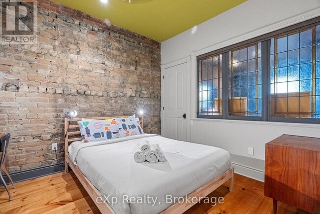 Photo du bâtiment - 94 Wellington St