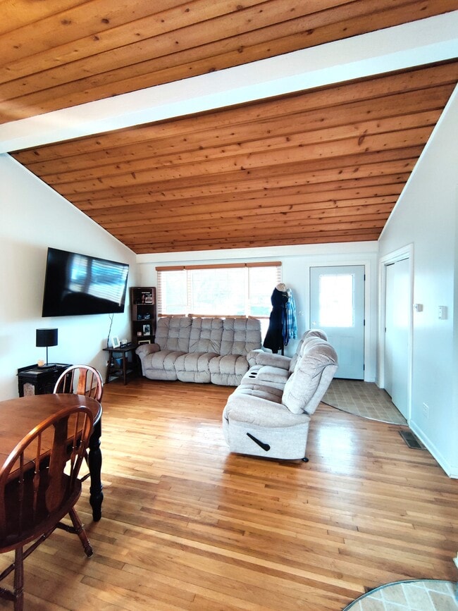 Building Photo - 540 Erma Dr