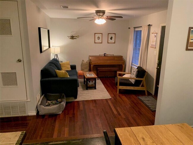 Foto del edificio - 8518 Hathaway Dr