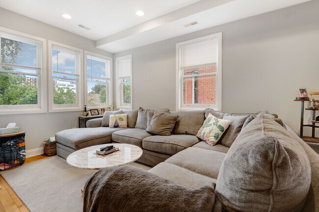 Foto del edificio - 1718 9th St NW
