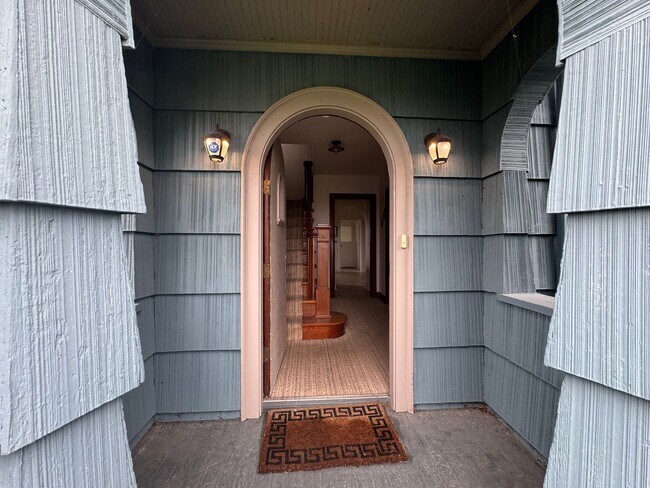 Foto del edificio - Farmhouse Short Term Partially Furnished (Available now through September)