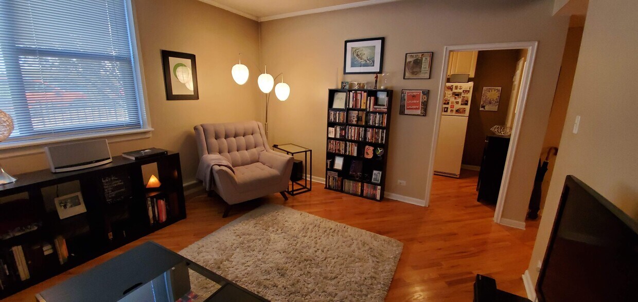 Primary Photo - 525 W Aldine Ave