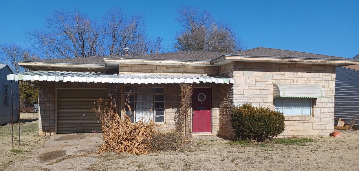 334 E Hickory Ave, Enid, OK 73701 House Rental in Enid, OK