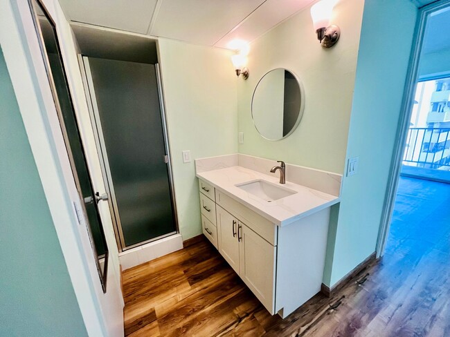 Building Photo - Newly renovated 1 bed/1 bath in the heart ...