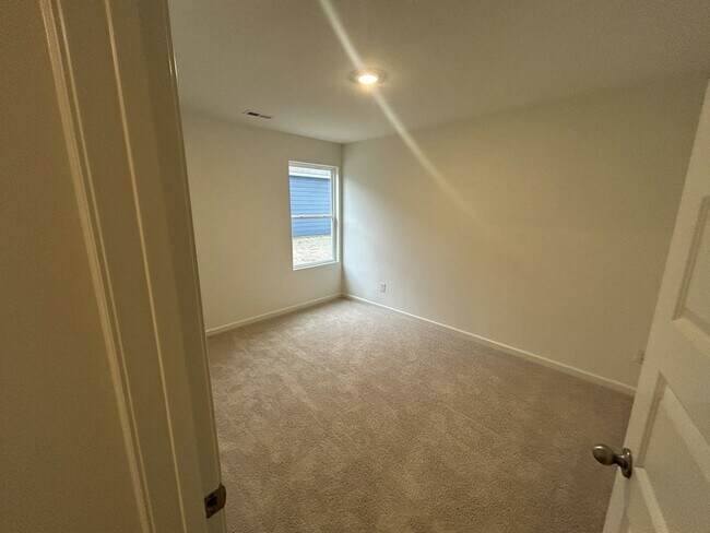 Foto del edificio - 309 Oakmont Cir