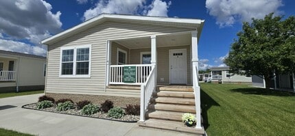 Building Photo - 52553 Elmcrest Ct