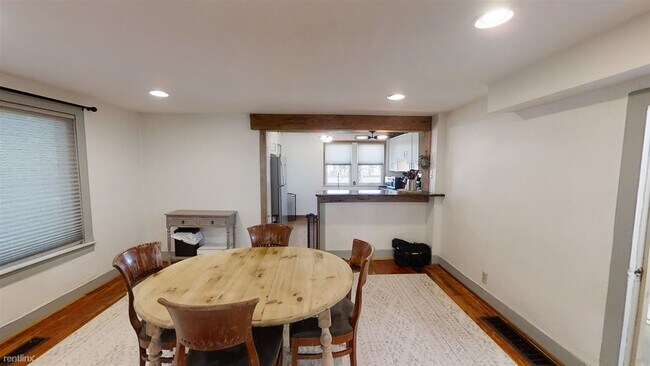 Foto del edificio - 3 br, 1.5 bath House - 151 Jackson St