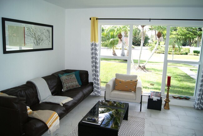 Foto del edificio - Sandpiper area of Pt St Lucie  Furnished 2...