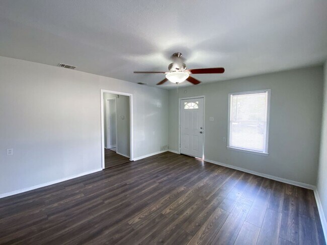 Foto del edificio - 3BED/2BATH HOUSE FOR RENT AVAILABLE NOW! *...