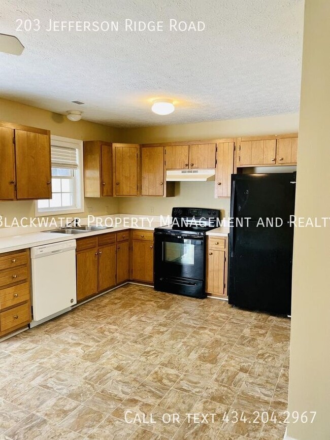 Foto del edificio - 203 Jefferson Ridge Rd