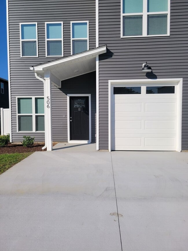 Building Photo - 506 Watauga Ave