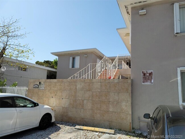Foto del edificio - 700 SW 11th Ave