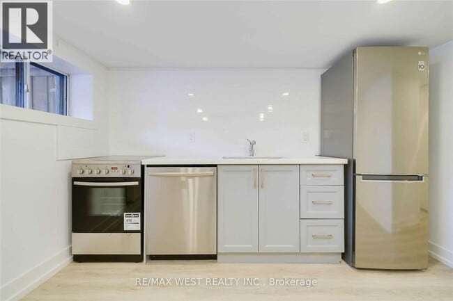 Building Photo - 129 Curzon St