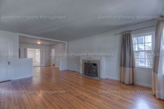 Foto del edificio - For Lease | Brookside | $1800 Rent | Available now!