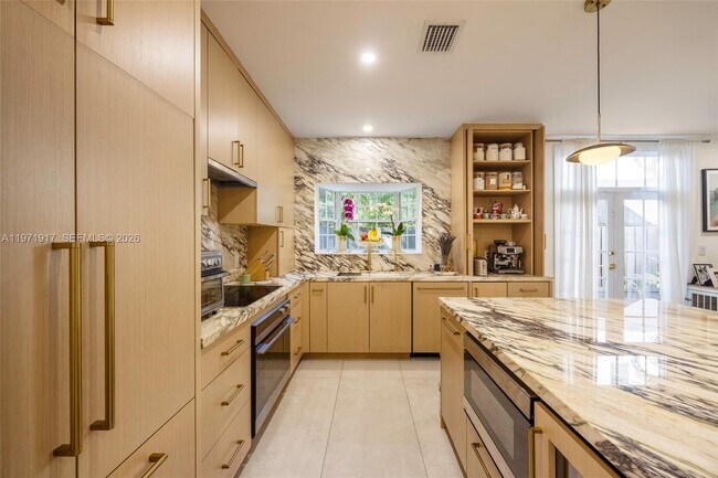 Foto del edificio - 3138 Virginia St