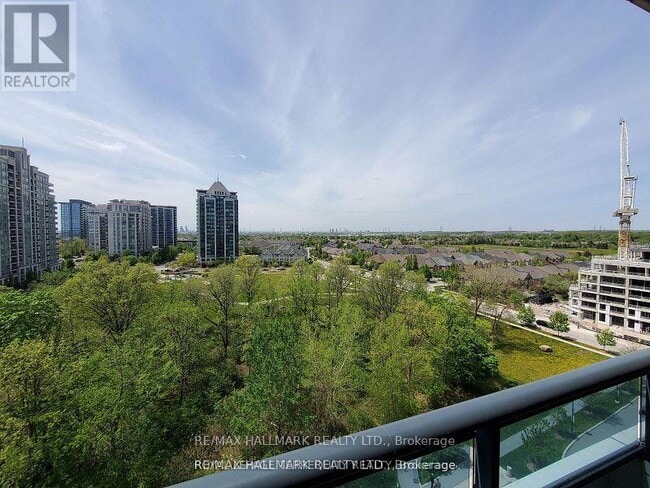 Photo du bâtiment - 7890-7890 Bathurst St