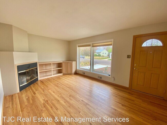 Building Photo - 3 br, 1 bath House - 2575 S Birch Street
