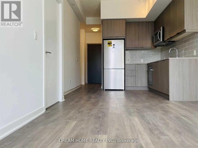 Building Photo - 38 Forest Manor Rd