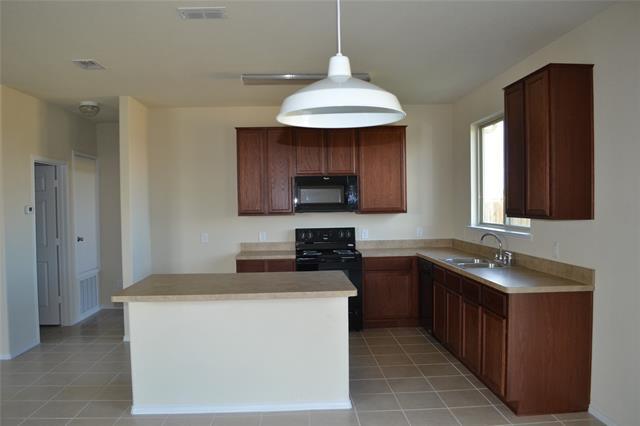 Foto del edificio - 921 Swan Ridge Dr