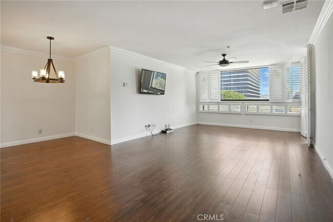 Foto del edificio - 121 S Hope St