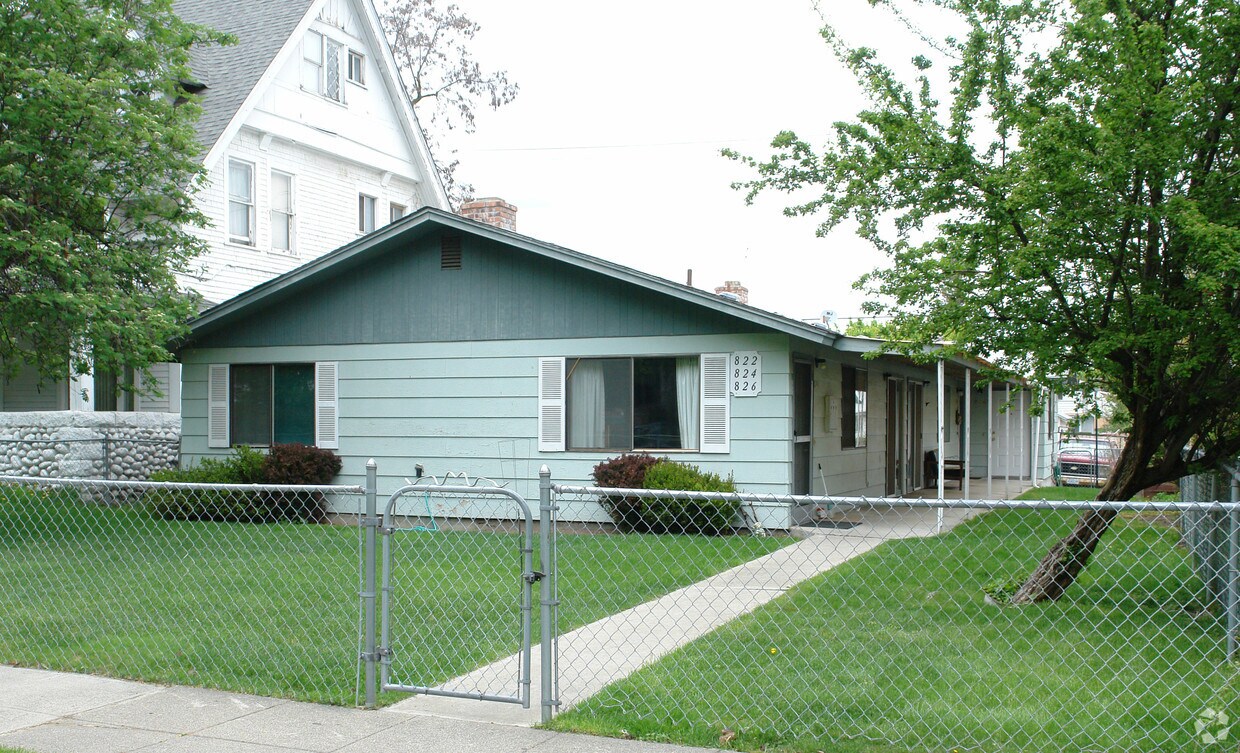 Foto principal - 822-826 W Montgomery Ave