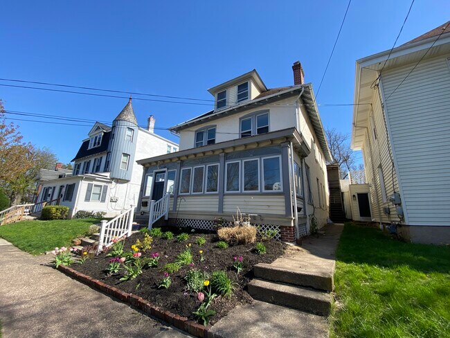 Building Photo - 328-2 4th Ave