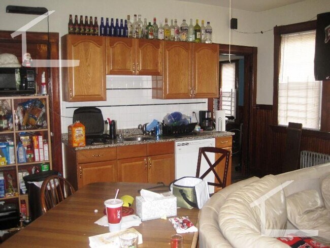 Building Photo - 4bed + 1.5bth Allston/Koreatown/BU/Harvard...