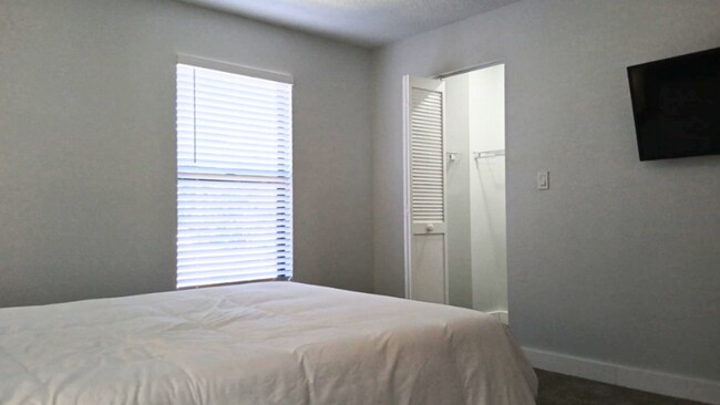 Foto del edificio - 5303 Glen Harwell Rd