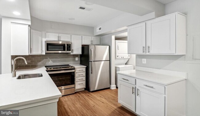 Building Photo - 3401 38th St NW