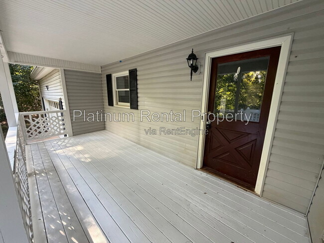 Building Photo - 219 Mohawk Trail