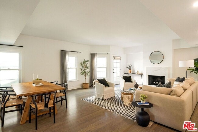 Building Photo - 2622 2nd St