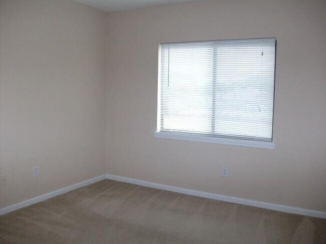 Foto del edificio - 9 Hannah Cole Dr