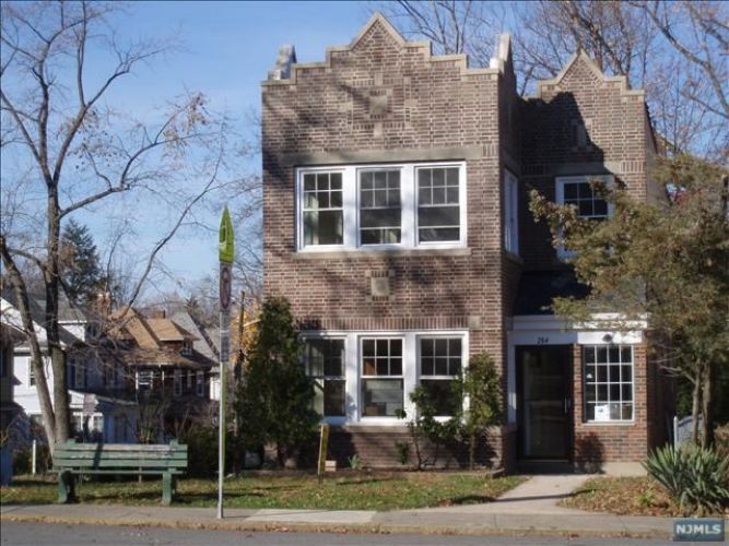 Primary Photo - 284 Broad Ave