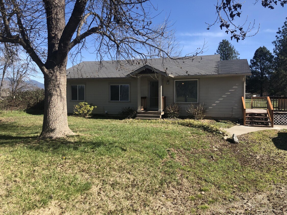 1149 Summer Ln, Grants Pass, OR 97526 House Rental in Grants Pass, OR