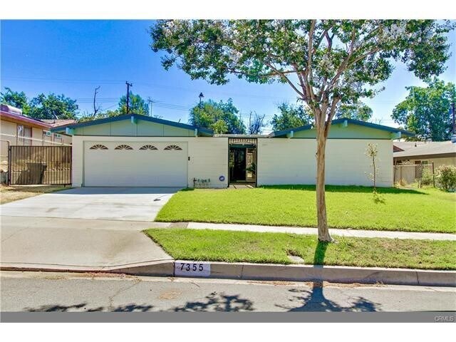 Primary Photo - 7355 Layton St