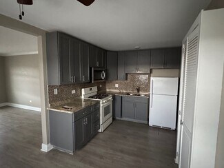 Building Photo - 9417 S 79th Ct