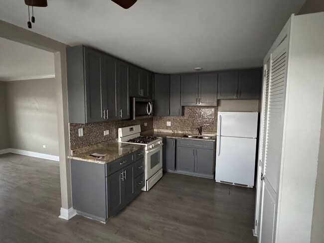Building Photo - 9417 S 79th Ct