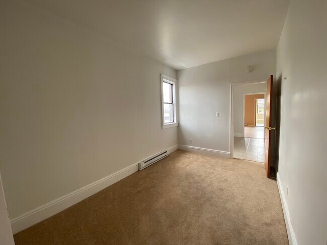 Building Photo - 207 15th St