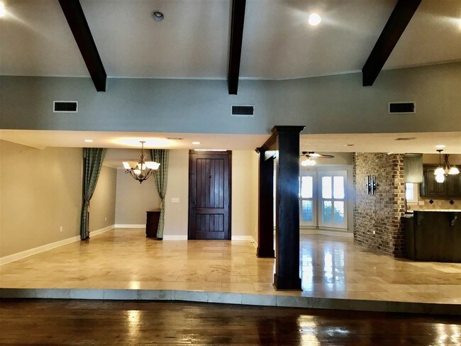 Building Photo - 204 Bay Park Dr