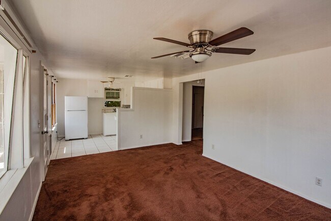 Foto del edificio - Upstairs Apartment
