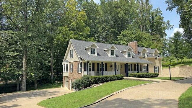 Building Photo - 815 Shady Bluff Trail