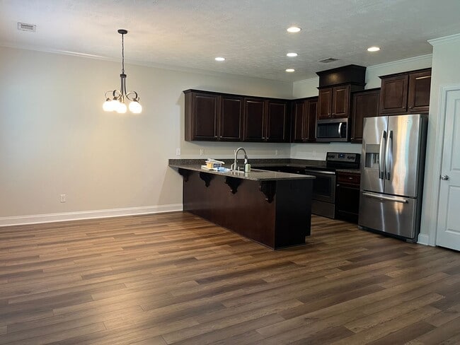 Foto del edificio - 742 Kensey Park Ln