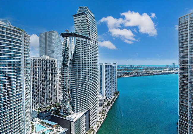 Foto del edificio - 300 Biscayne Blvd Way