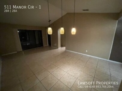 Foto del edificio - 511 Manor Cir