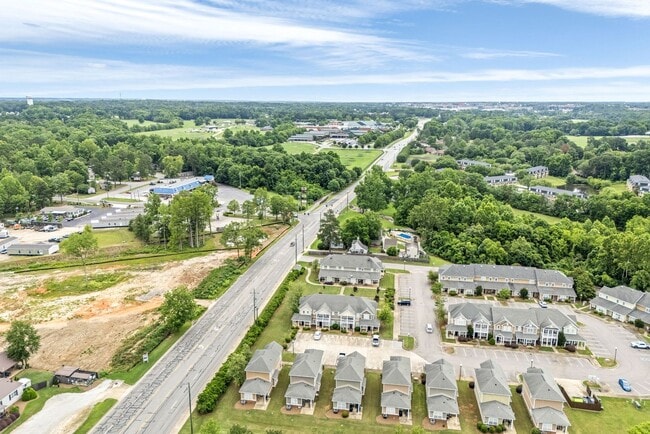 Photo - Great Location Close to AU Vet School! House