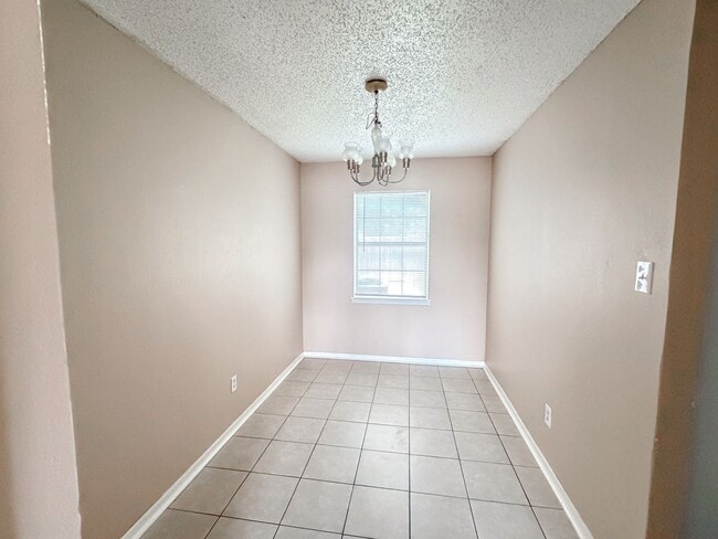 Building Photo - 3804 Charolais Dr