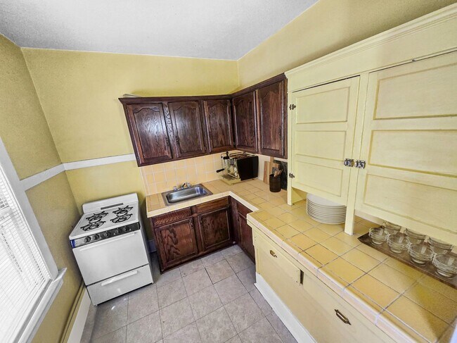 Foto del edificio - 1 Bed 1 Bath within USC patrol zone