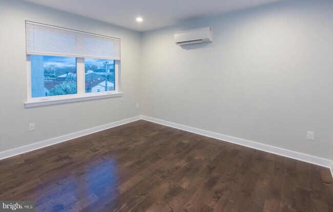 Foto del edificio - 1228-32 W College Ave